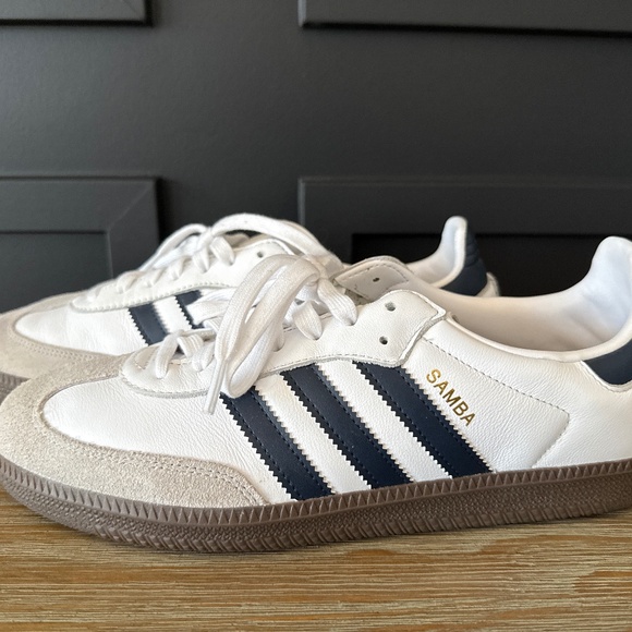 Men’s size 11 Sambas - Picture 1 of 6